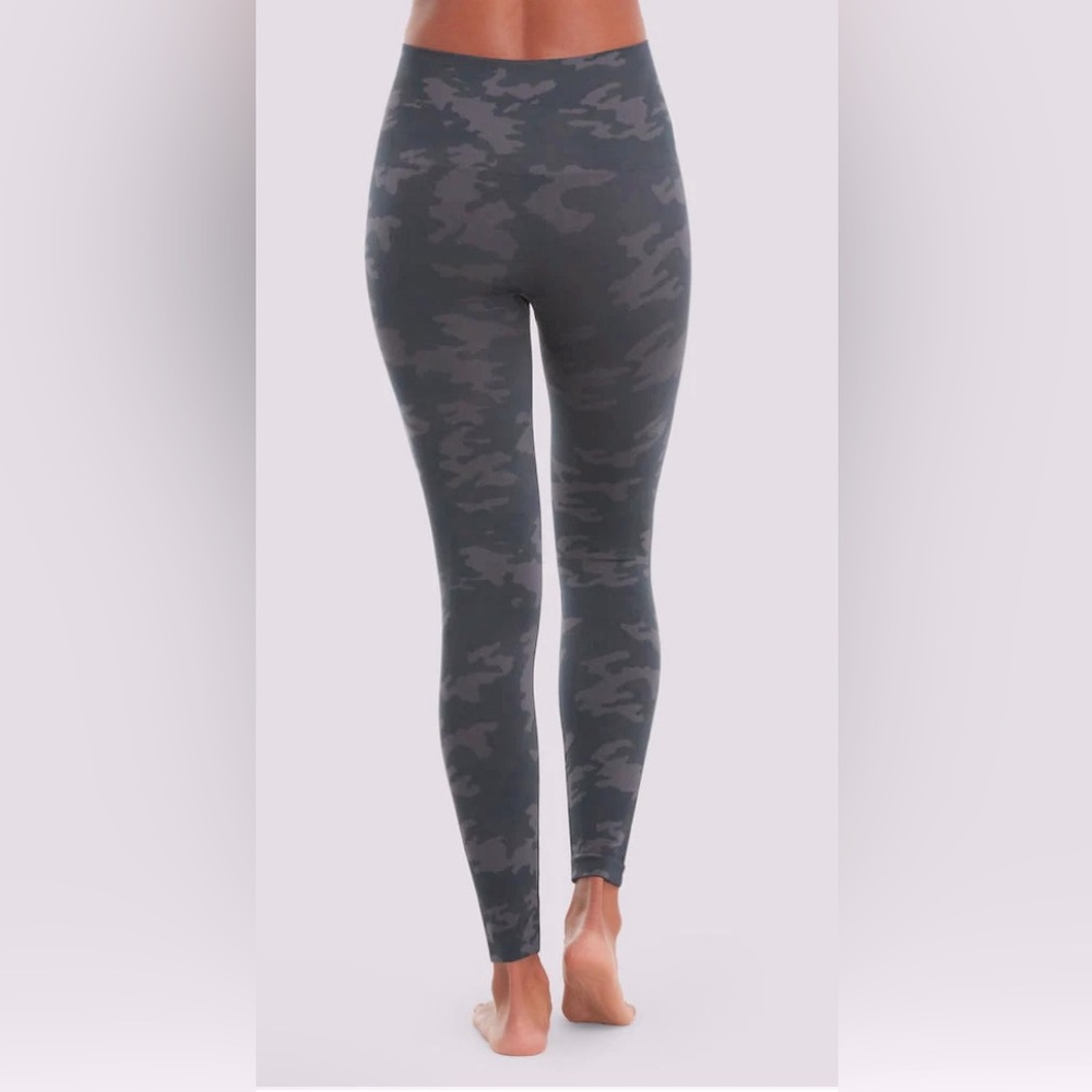 Spanx Camo Leggings - size Large, NWT